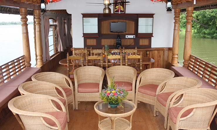  Four Bedroom Houseboat